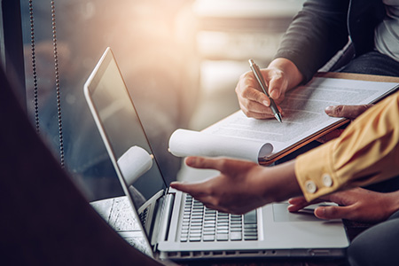 El SAT tendrá en la mira a empresas que reduzcan su nómina en fin de año